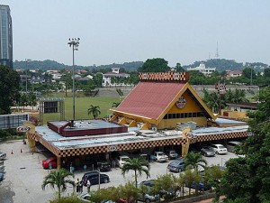 RESTORAN A&W yang dimiliki KUB yang popular dalam kalangan peminat makanan segera di Petaling Jaya. 