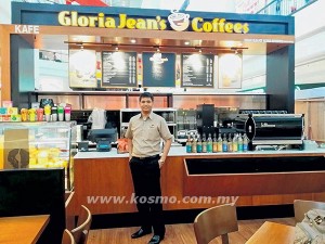 SEORANG usahawan, Suhaimie Mokhtar kini mampu berbangga dengan pembukaan tiga cawangan Gloria Jean’s Coffees hasil daripada minatnya menceburi bidang bisnes francais. 